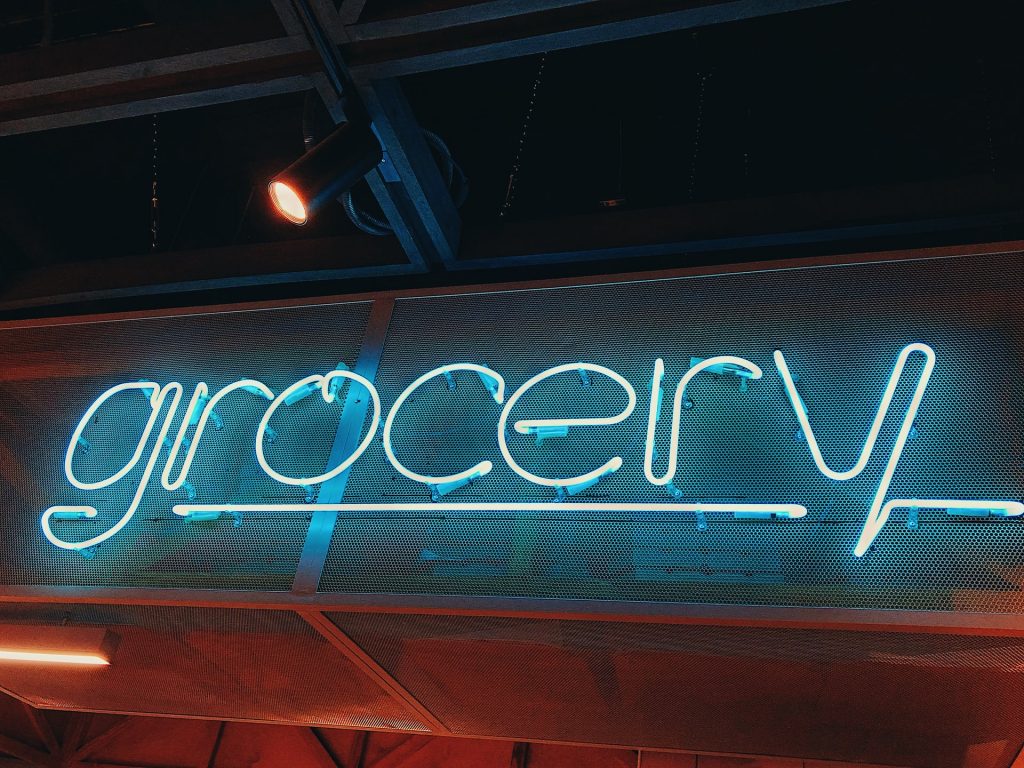 How late is the closest grocery store open