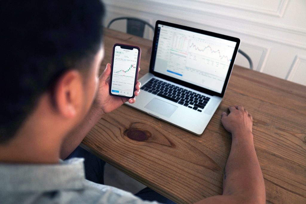 The Best Tools For Prospecting And Successfully Landing B2B Sales