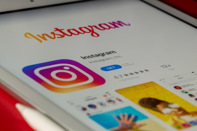 Advantages of Earning on Instagram For Small Businesses