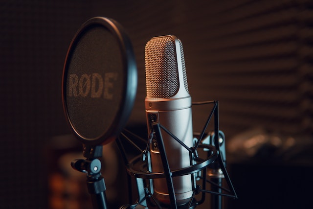 The Ultimate Guide on How to Hire Voice Talent